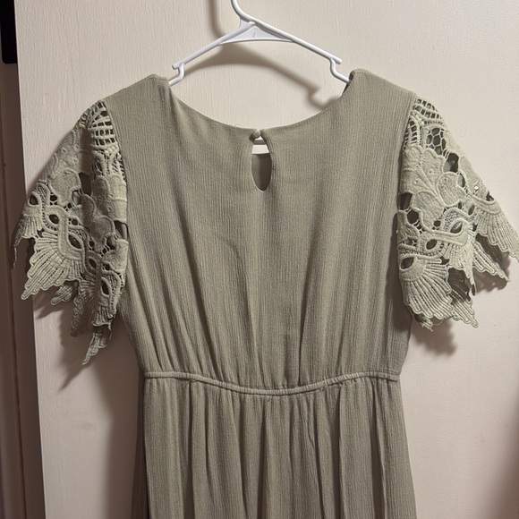 Böhme Sage Green Midi Dress with Lace Sleeves - Size Medium - Picture 4 of 5